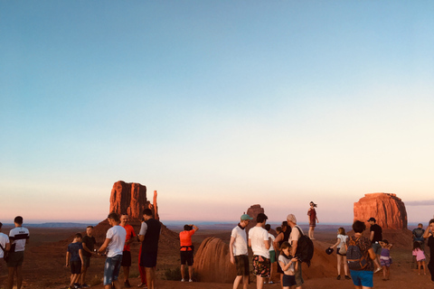 Monument Valley: Highlights Tour with Backcountry Access