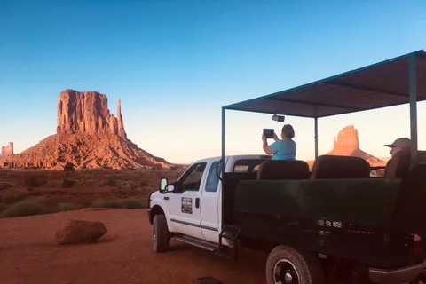Monument Valley und Mystery Valley Ganztagestour