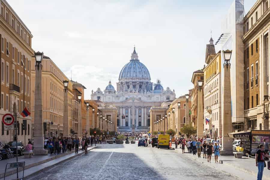 Rom von Civitavecchia aus: Kolosseum, Vatikan und Altstadt mit dem Minivan. Foto: GetYourGuide