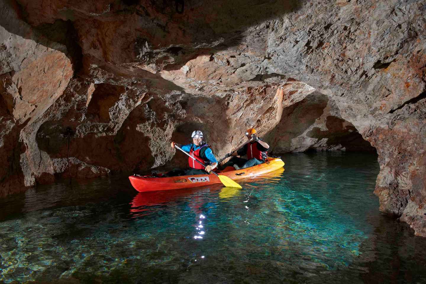 Alveg neðanjarðar kajakferð frá Bled