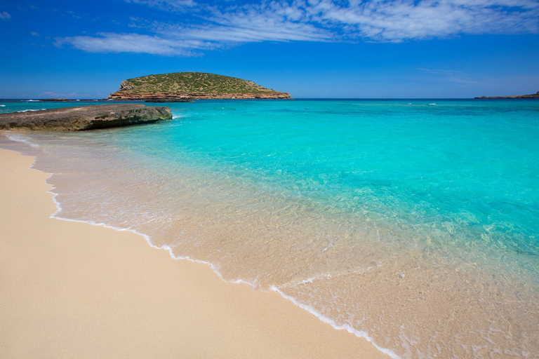 Ibiza: Rejs po plaży z paddleboardem, jedzeniem i napojamiIbiza: rejs po plażach, paddleboarding, przekąski i napoje