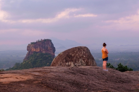 Colombo : excursion d'une journée au rocher de Pidurangala et au safari de MinneriyaDepuis Colombo : Excursion d'une journée au rocher de Pidurangala et au safari de Minneriya
