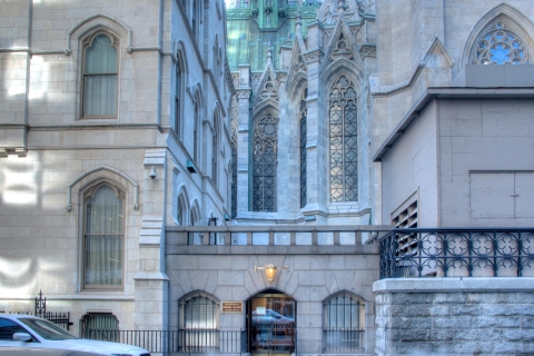 NYC: Offizielle selbstgeführte Audiotour durch die St. Patrick's CathedralNYC: Offizielle selbstgeführte Audiotour der St. Patrick's Cathedral