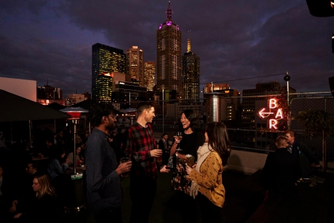 Melbourne: Wycieczka po ukrytym barzeWycieczka po barze z pakietem napojów premium