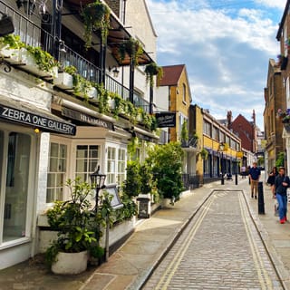 London: Hampstead Self-Guided Walking Discovery Game