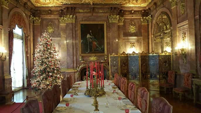 newport ri fullday historic mansions tour at christmas
