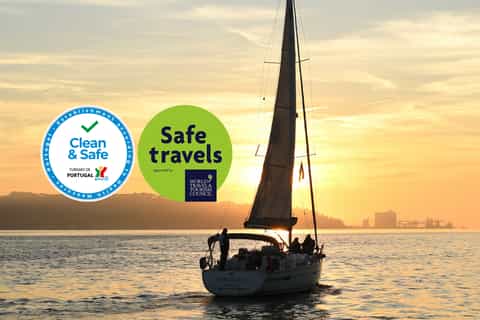 Lisboa: Cruzeiro de 2 Horas ao Pôr do Sol c/ Bebidas no Tejo