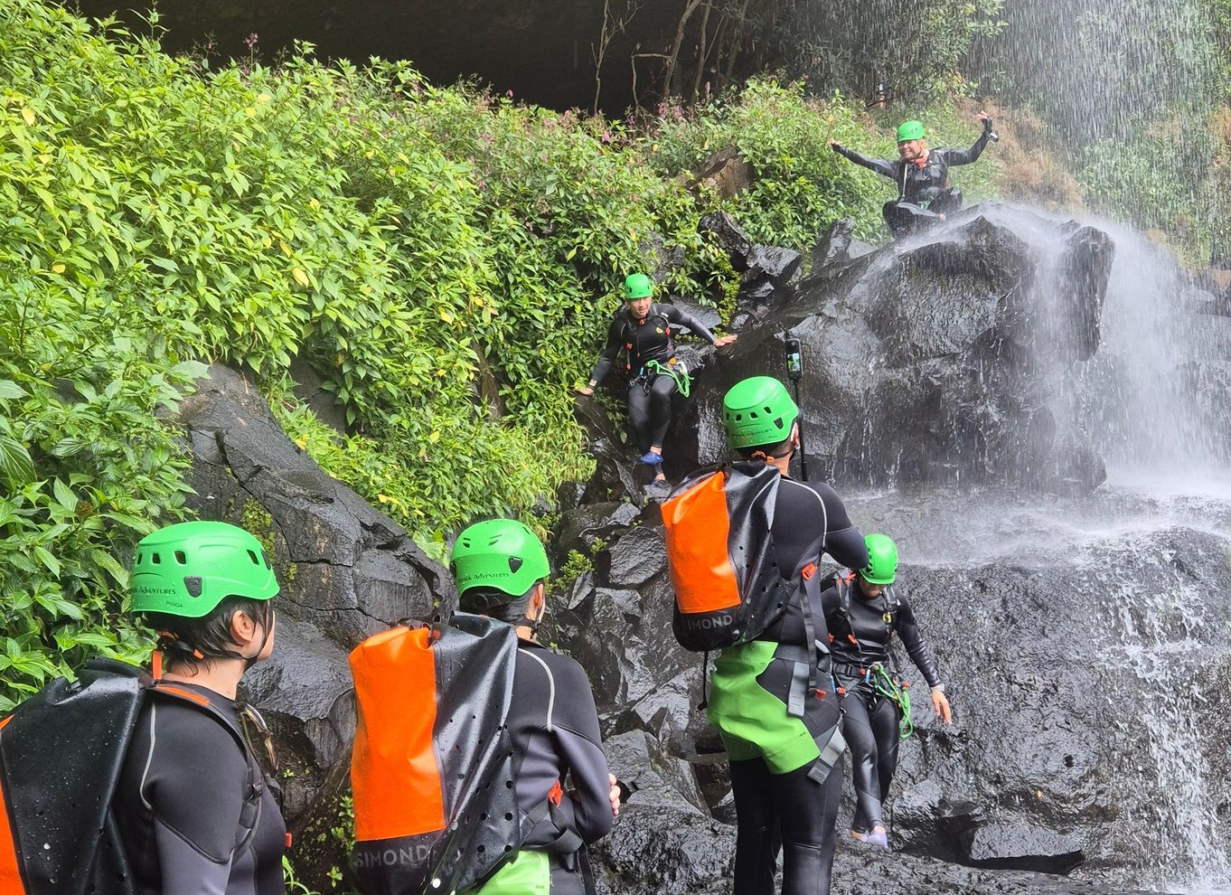 Mauritius: Rutsjebanetur ved Tamarind Falls/canyoning