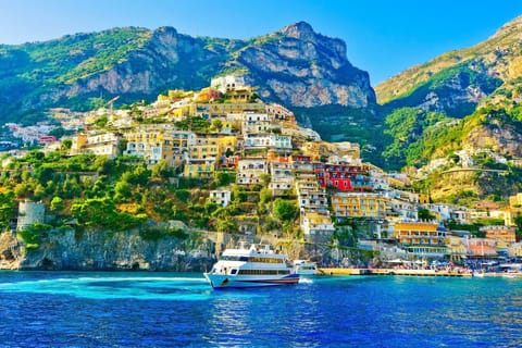 From Positano/Praiano: Amalfi Coast & Caves Speedboat Tour