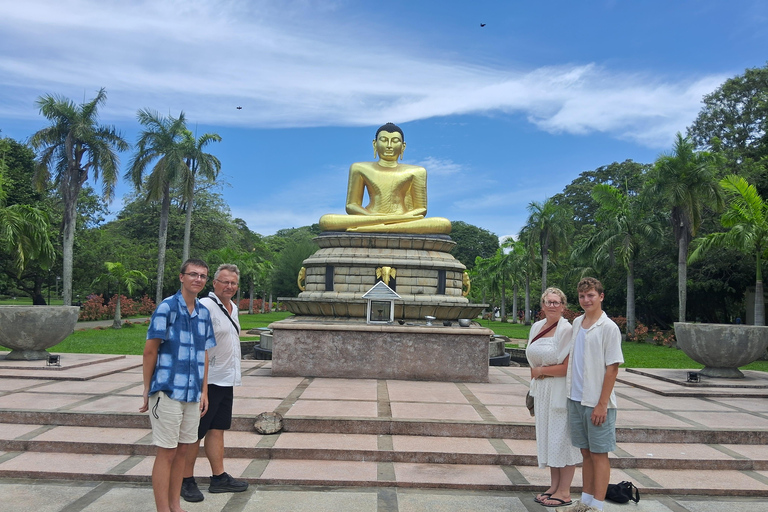 Colombo: Tour privado guiado en Tuk Tuk por la ciudad con recogida en el hotel