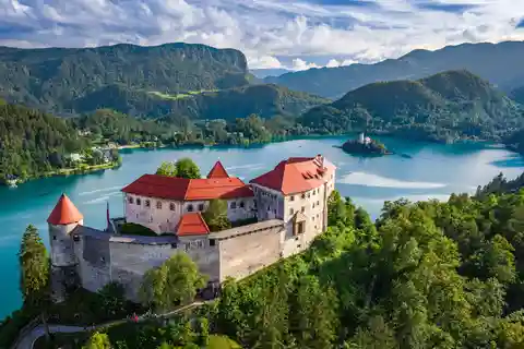 Ljubljana: Lake Bled & Triglav National Park Full-Day Trip