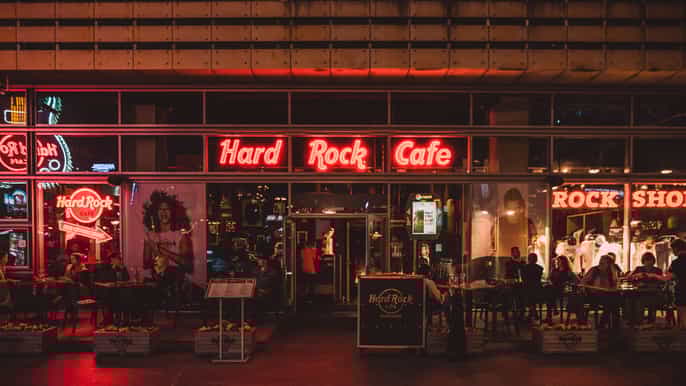 warsaw lunch or dinner at hard rock cafe with skiptheline