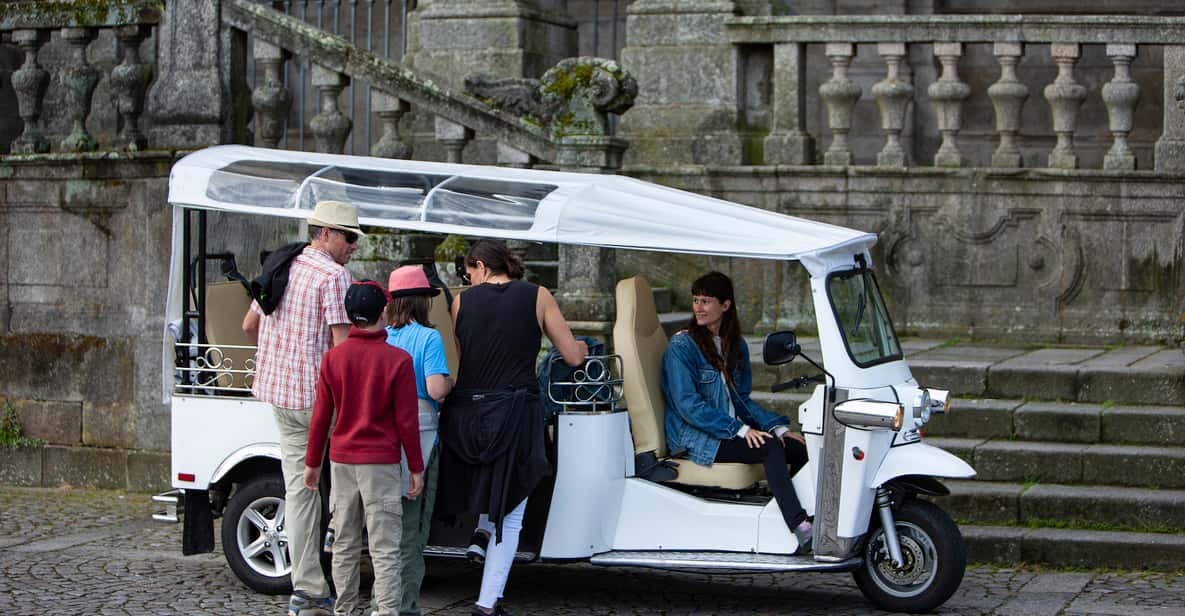 Porto: Tuk-Tuk Tour from the City to the Ocean