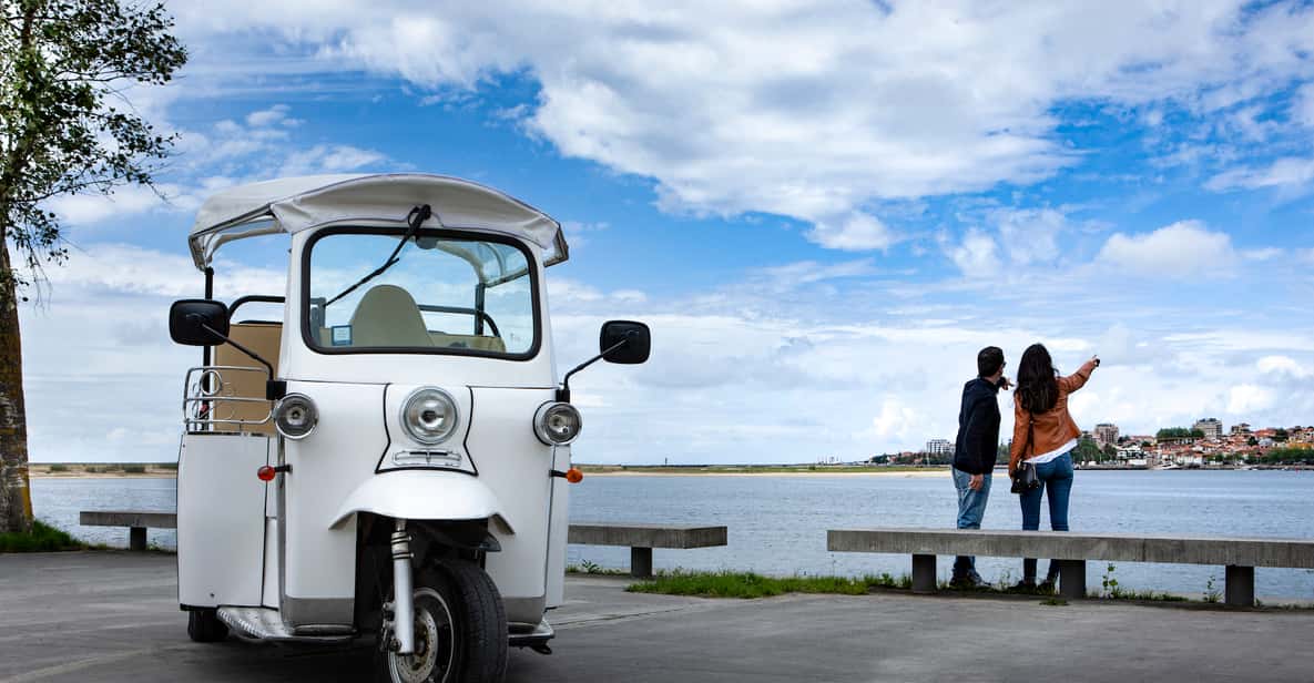 Porto: Tuk-Tuk Tour from the City to the Ocean