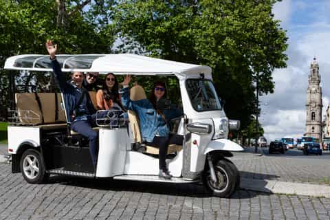 Porto: Tuk-Tuk Tour from the City to the Ocean
