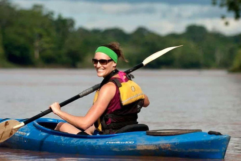 Puerto Maldonado: Chuncho Macaw Clay Lick & Kayak Tour