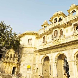 Udaipur: Bagore Ki Haveli Museum Cultural Show with Pickup