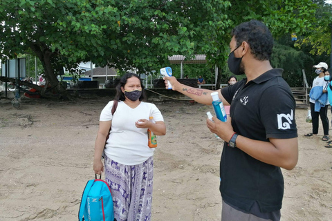 Krabi: Phi Phi Small Group Tour & Early Maya Bay with lunch