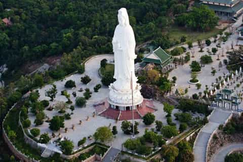 Da Nang: Lady Buddha, Monkey Mountain and Am Phu Cave Tour