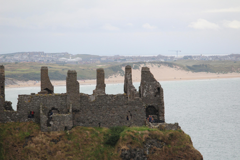 Belfast: Giants Causeway and North Coast Small Group Tour