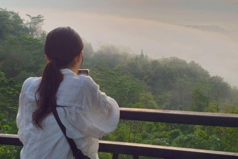 Yogyakarta: Borobudur Temple & Setumbu Hill Sunrise Tour