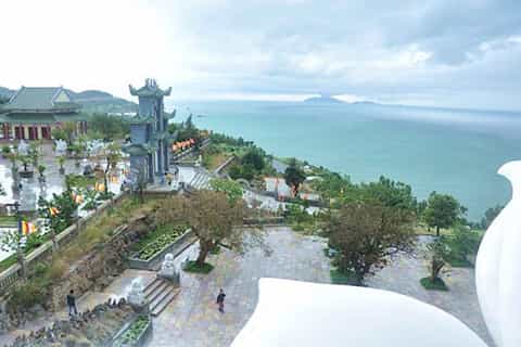 Da Nang: Lady Buddha, Monkey Mountain and Am Phu Cave Tour