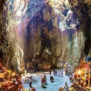 Da Nang: Lady Buddha, Monkey Mountain and Am Phu Cave Tour