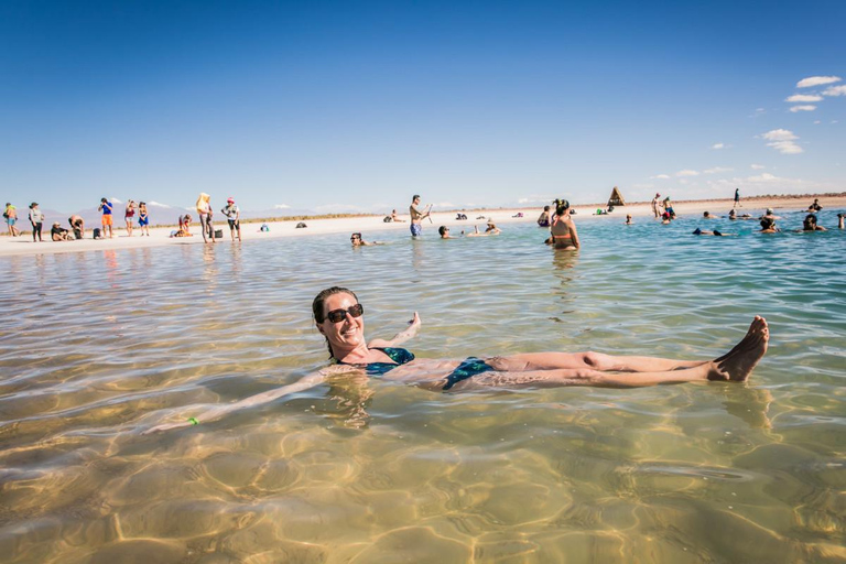 Desierto de Atacama: Refrescante Flotación en Laguna Cejar y Puesta de Sol