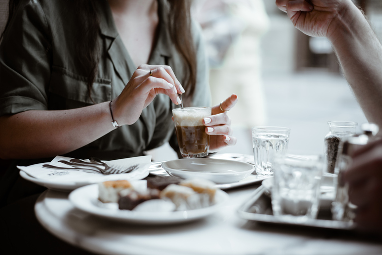 فيينا: تقاليد القهوة الفيينية، تجربة تشمل التذوقتجربة تذوق القهوة باللغة الألمانية