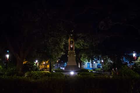 Savannah: Haunted History and Ghosts Walking Tour