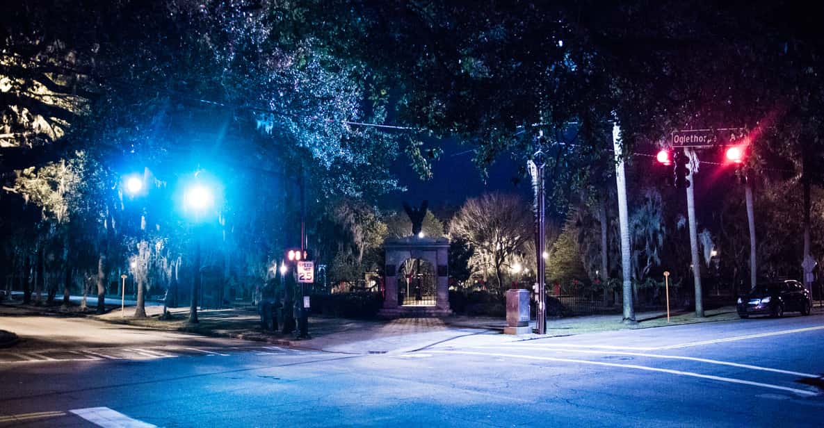 Savannah: Haunted History and Ghosts Walking Tour