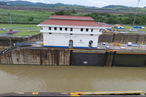 Private Layover Panama Canal & City Tour