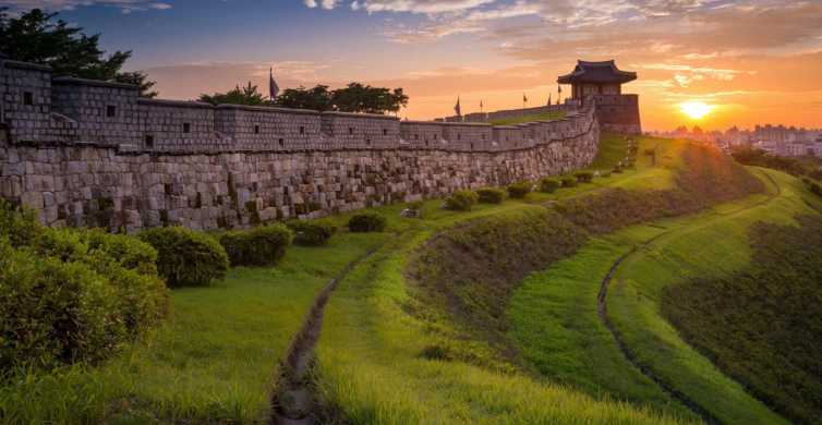 From Seoul: Evening Tour to UNESCO Suwon Hwaseong Fortress