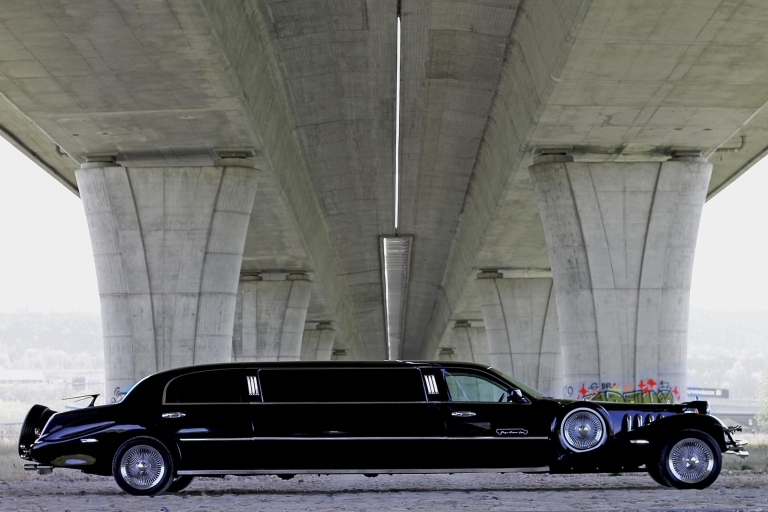 Praag: 1 uur durende vintage limousineverhuur