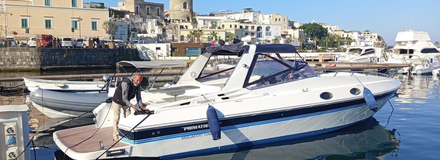 Ischia : visite guidée en bateau avec skipper, arrêt baignade et apéritif