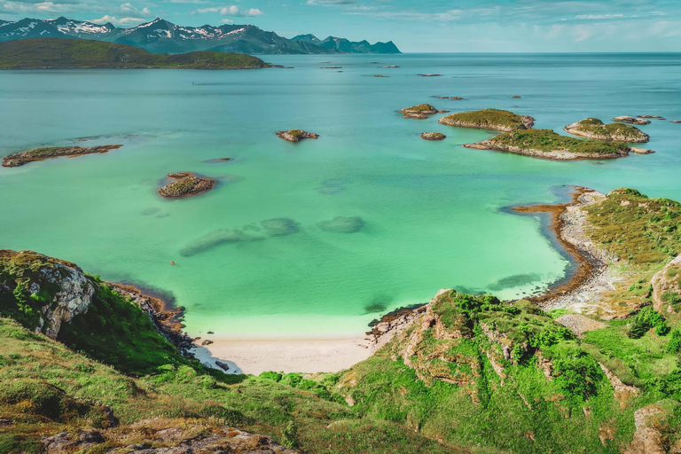 Tromsø: Sommarøy Roundtrip Bus Transfer with Arctic Route