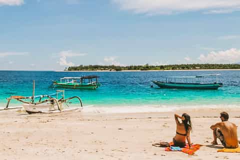 From Lombok: Private Gili Islands Trip w. Glass-Bottom Boat