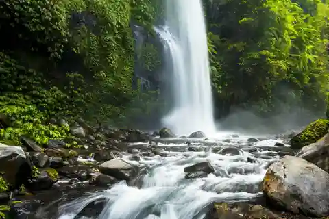 De Mataram: Sendang Gile Waterfall e Senaru Village Tour