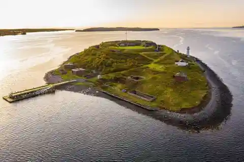 Halifax: Georges Island Kayak Tour