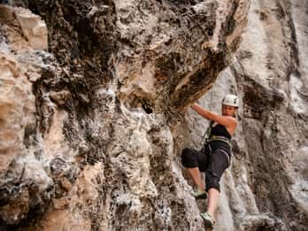 Krabi: Escalada de meio dia na praia de Railay