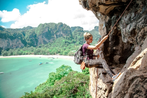 Krabi: Halbtägige Kletter-Tour am Railay BeachGruppenkurs im Klettern