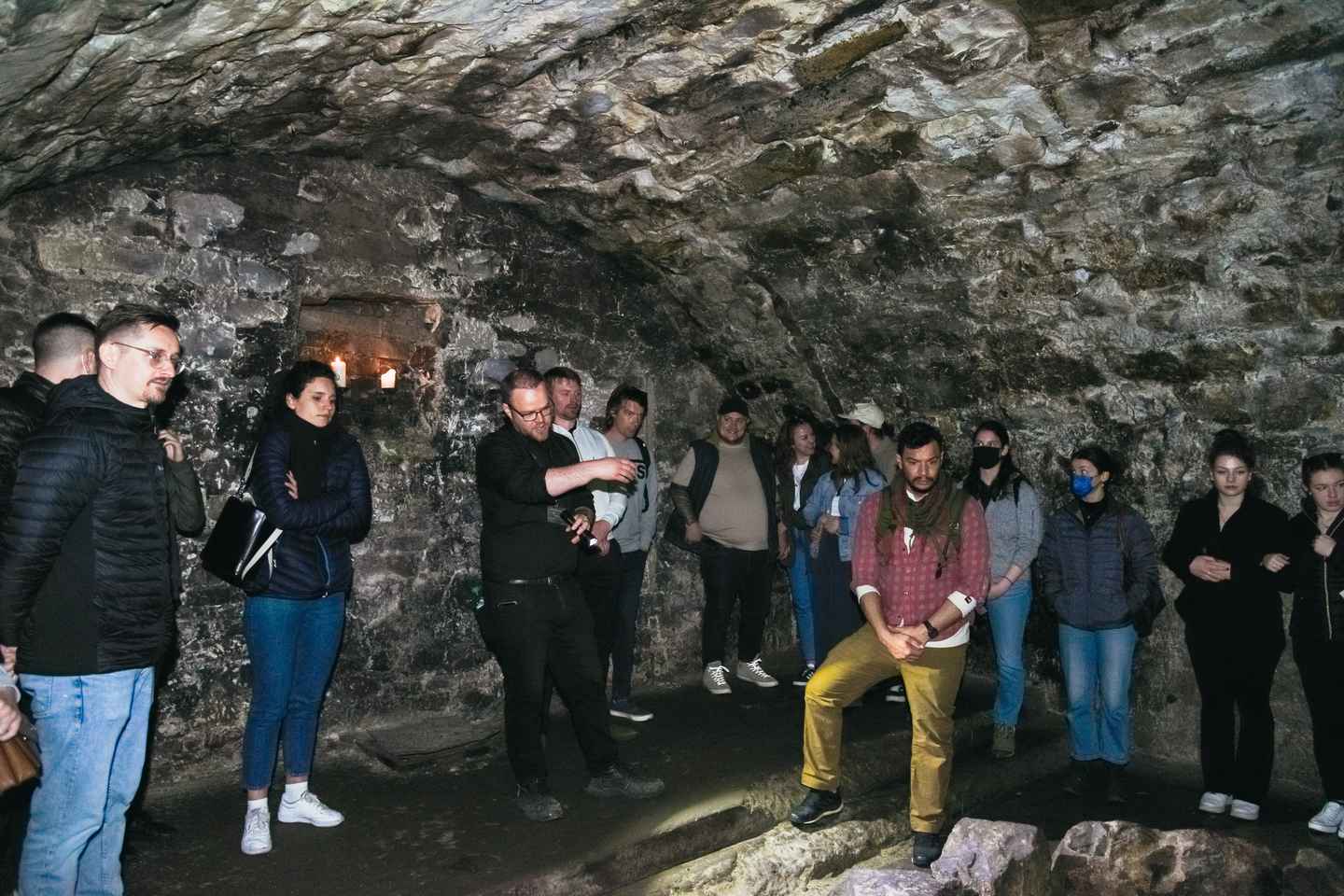 Edinburgh: Underground Vaults Tour - Underground Vaults Evening Tour with Torture Exhibition