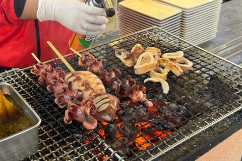 Tokyo: Tsukiji Fish Market Walking Tour with a Local Guide Tokyo: Tsukiji Fish Market Tour with Food Tastings