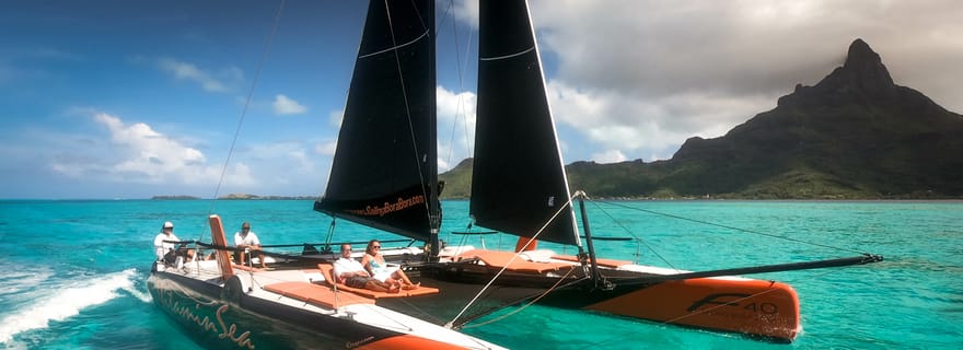 Bora Bora: demi-journée en catamaran et plongée avec tuba