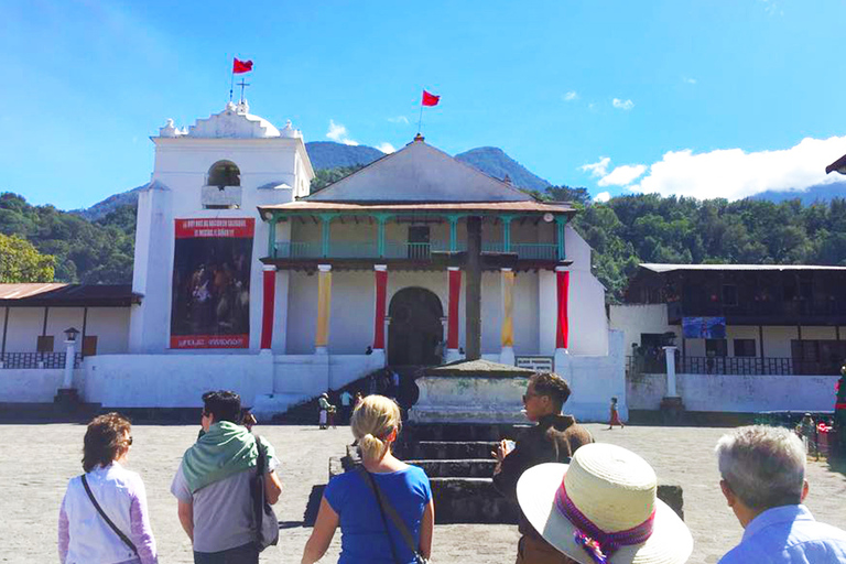 Ab Guatemala-Stadt: Tagestour zum Lago de AtitlánDer Atitlán-See und San Juan La Laguna von Guatemala-Stadt aus