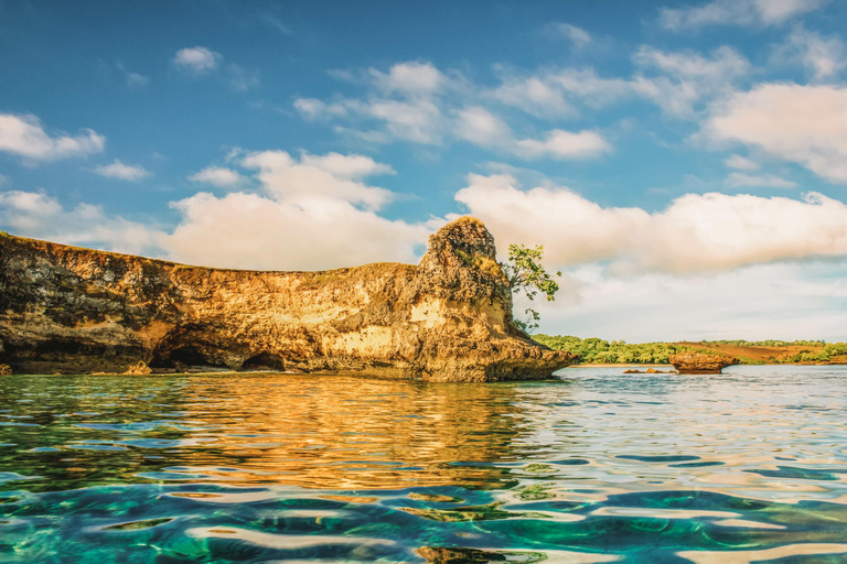 Tour privato di un&#039;intera giornata a Pink Beach e nelle Isole Gili sud-orientali