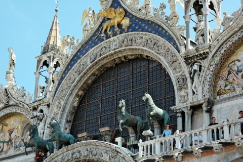 Wenecja: Pałac Dożów i tarasy bazyliki św. MarkaWycieczka po angielsku