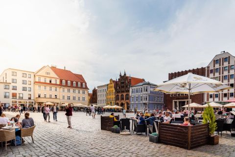Stralsund: Old Town Highlights Walking Tour with St. Marienk