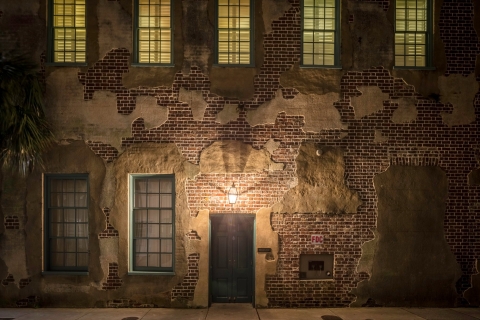 Charleston: piesza wycieczka po nawiedzonej historiiGodzinna wycieczka po Charleston Terrors