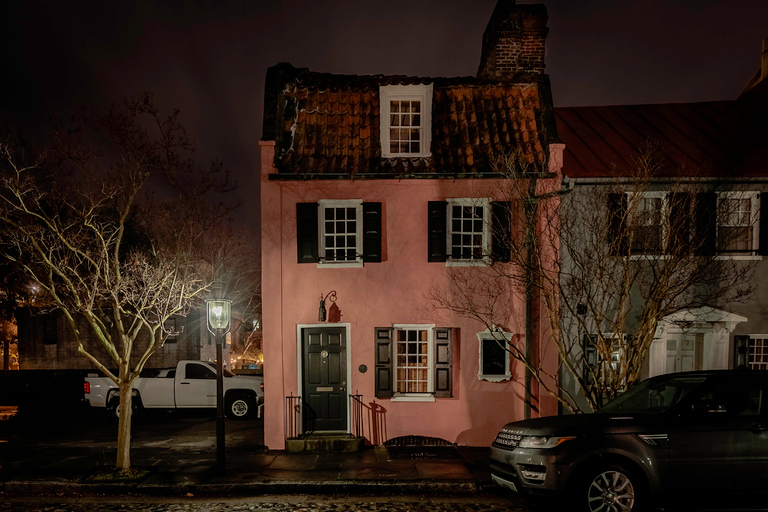 Charleston: tour de fantasmas a pie por la historia embrujadaTour de los terrores de Charleston de 1 hora